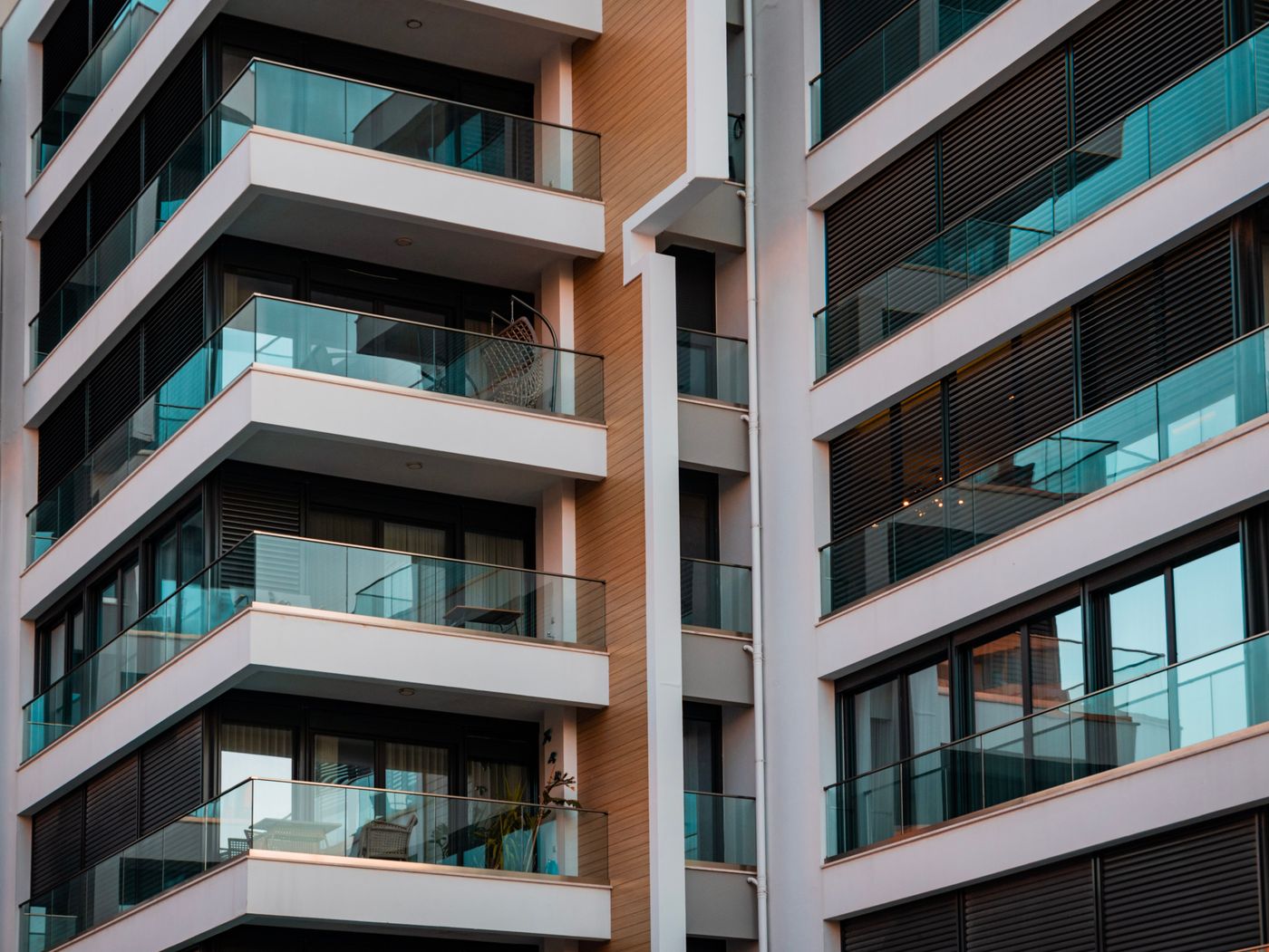 Balcones de un edificio de viviendas contemporáneo